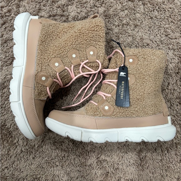 NEW Sorel Joan Explorer II Cozy Waterproof Boots Size 8. Color is Canoe/Chalk - Picture 7 of 7